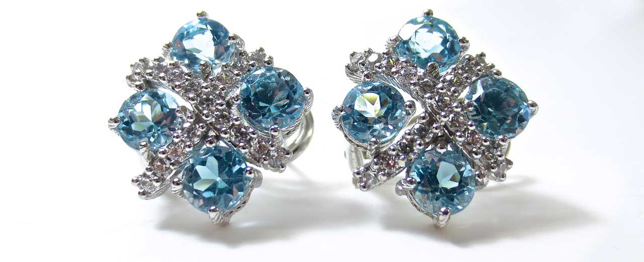 ダイヤのイヤリング